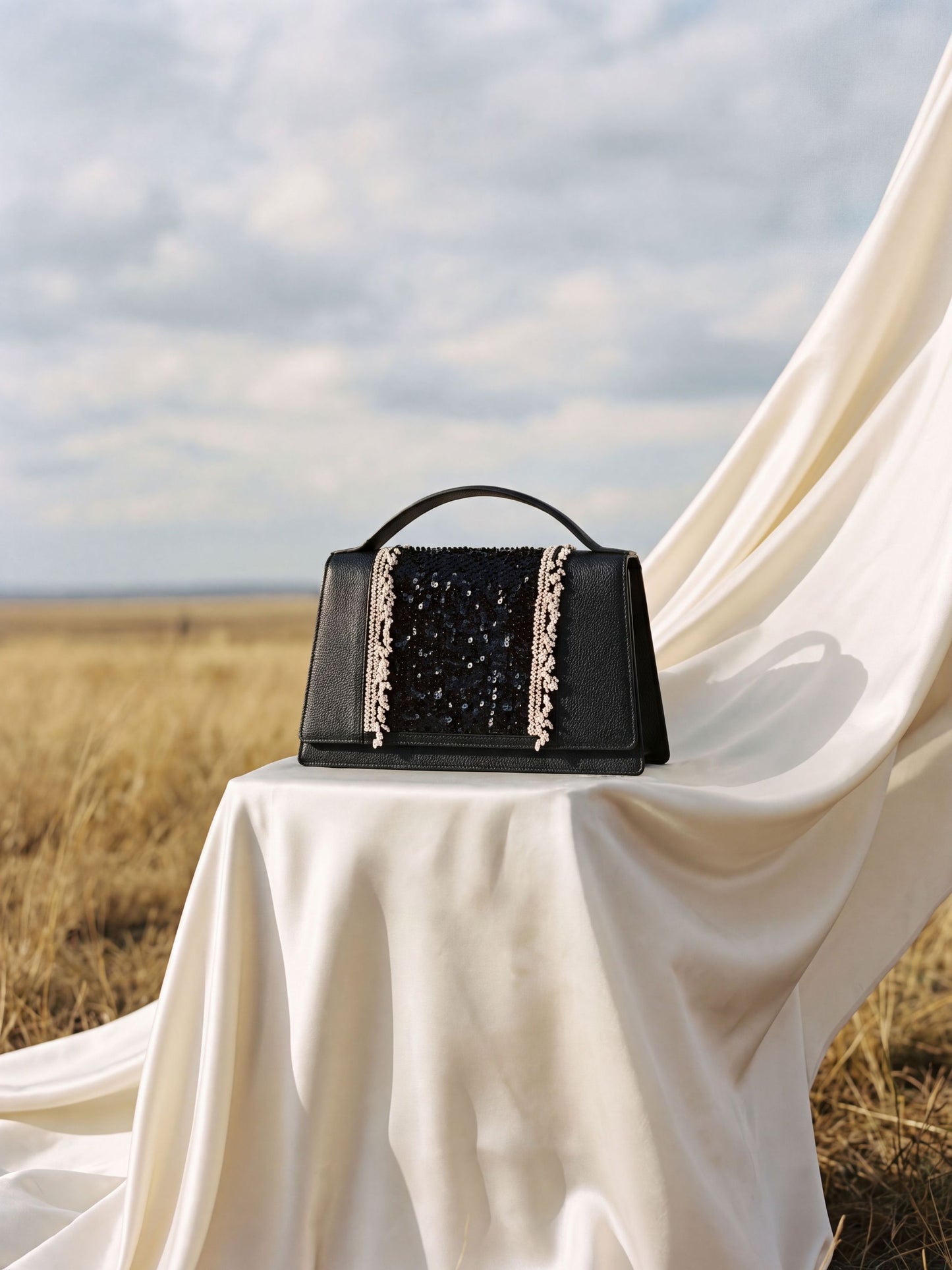 Noor Noir- Black