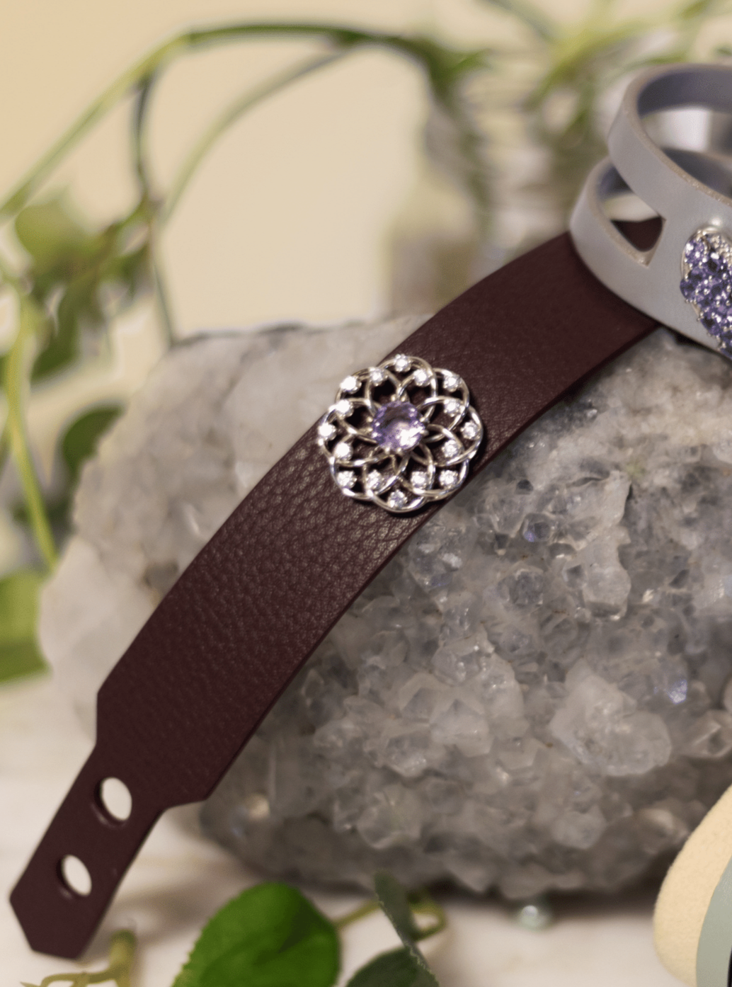 Bead bracelet and bead earrings with berries
